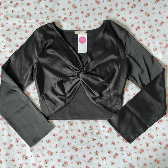 HONEY - Satin Black Crop Top - Picture 2 of 8